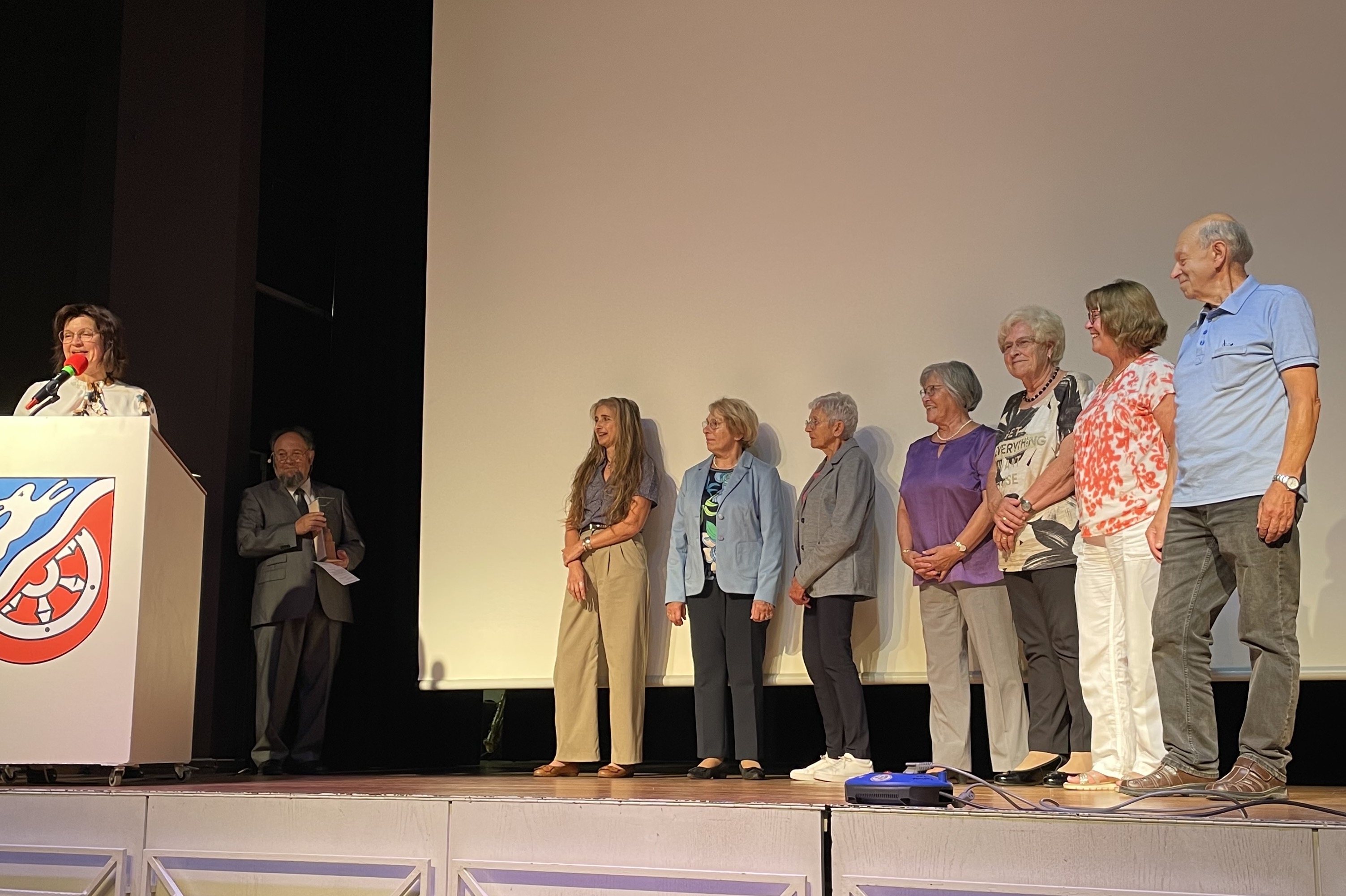 Heimatpreis 2023 "Soziales Engagement" für das Putzteam der kath. Pfarrei St. Margareta Kahl Heimatpreis 2023 "Soziales Engagement" für das Putzteam der kath. Pfarrei St. Margareta Kahl