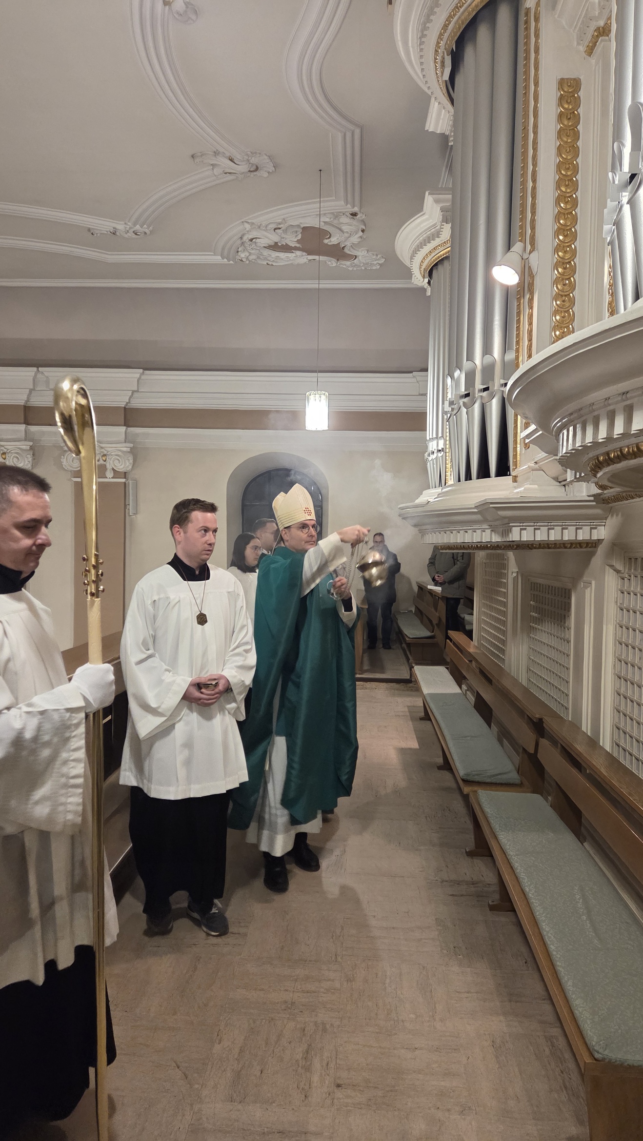 Festgottesdienst mit Segnung der instandgesetzten Orgel durch Weihbischof Paul Reder