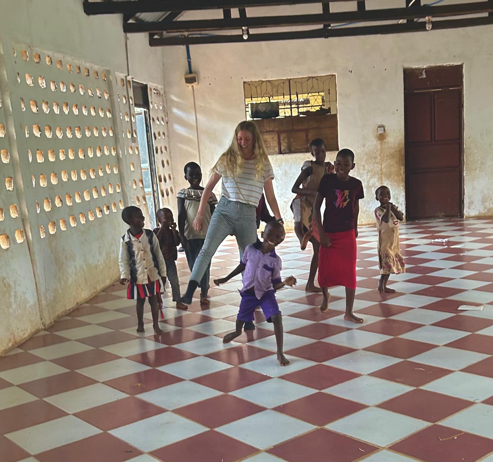 Mvomero, Tansania - Spiel und Vergnügen im Kinderheim Mvomero, Tansania - Spiel und Vergnügen im Kinderheim