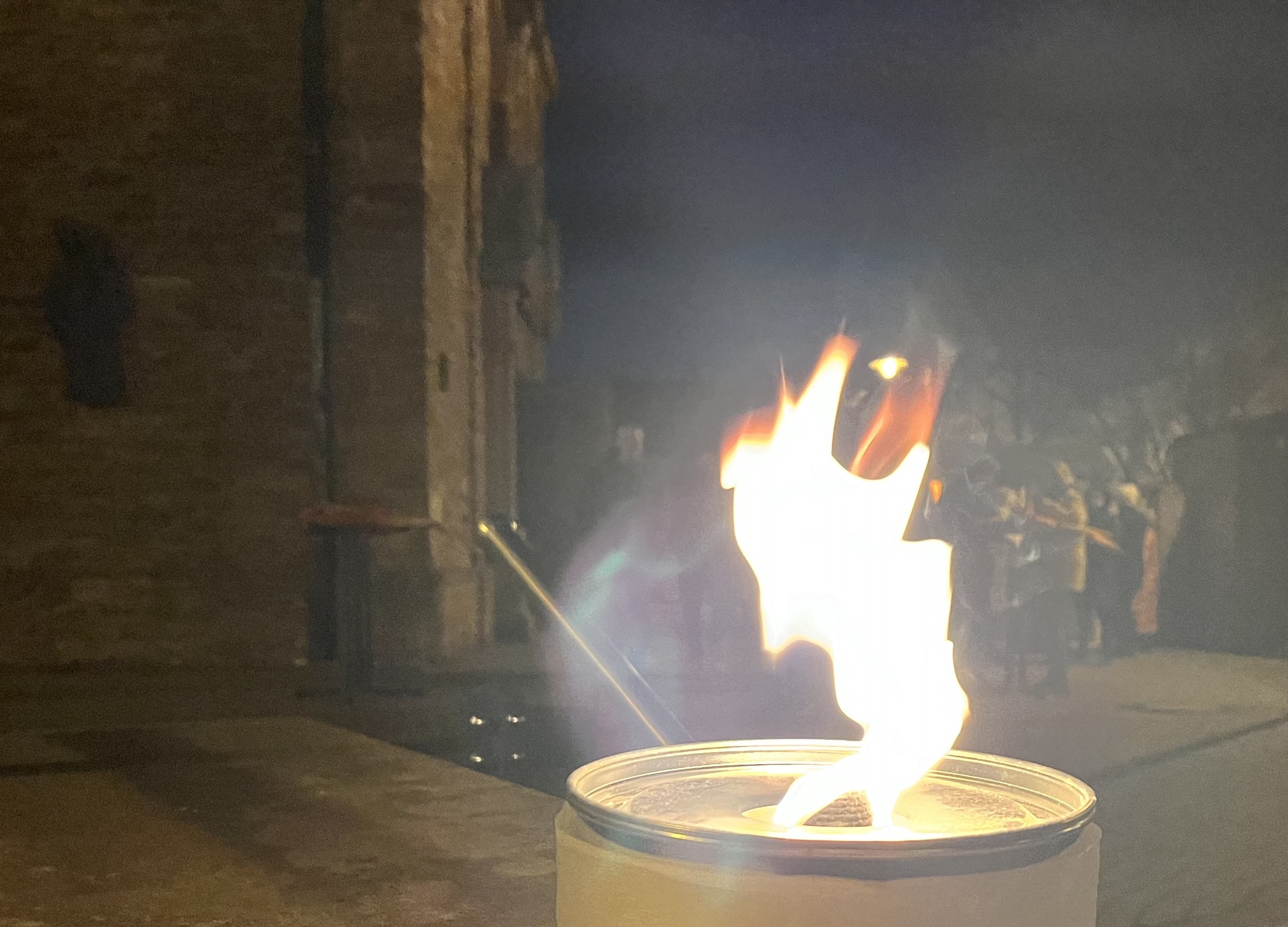 Gemütlicher Ausklang auf dem Kirchvorplatz Gemütlicher Ausklang auf dem Kirchvorplatz