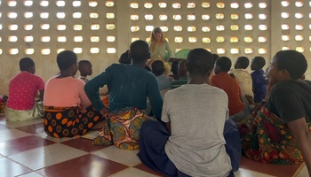 Mvomero, Tansania - Unterricht im Kinderheim