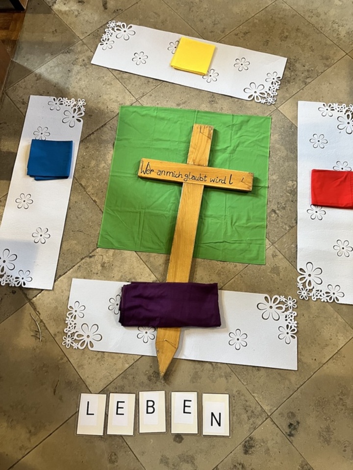 Wer an mich glaubt, wird leben - Familien-Kreuzweg