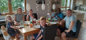 Grillabend bei Fam. Baumann mit Pater Leonard