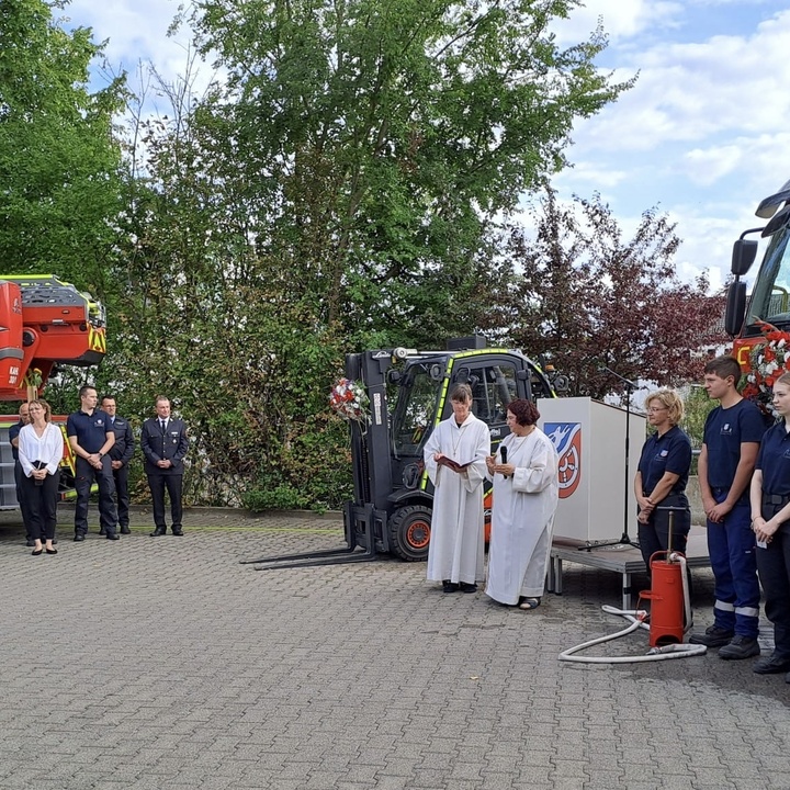 Fahrzeugweihe am "Tag der Feuerwehr" in Kahl