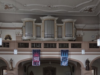 Hab Mut, steh auf! Er ruft dich!