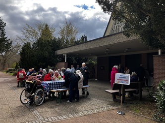 Begegnungs-Kaffee auf dem Kahler Waldfriedhof