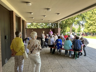 Begegnungs-Kaffee an Muttertag auf dem Kahler Waldfriedhof Begegnungs-Kaffee an Muttertag auf dem Kahler Waldfriedhof