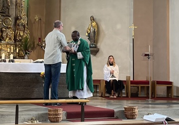 Begrüßung von Pfr. Leonard Bush in Kahl